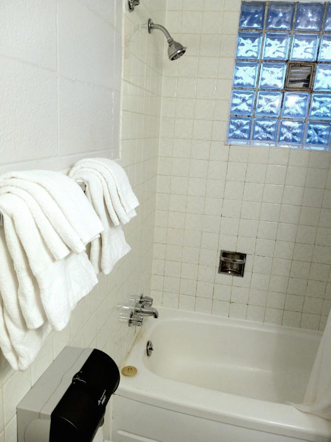 דריידן Chalet Inn Motel מראה חיצוני תמונה